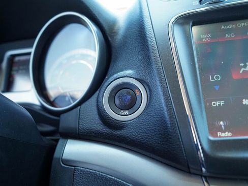 Used 2019 Dodge Journey Crossroad AWD/4WD image 27