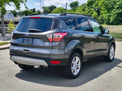Used 2017 Ford Escape SE w/ Equipment Group 201A AWD/4WD image 7