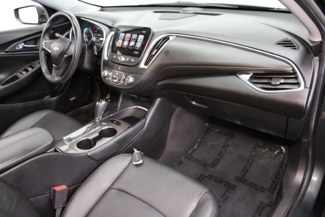 Used 2017 Chevrolet Malibu LT w/ Leather Package FWD image 27