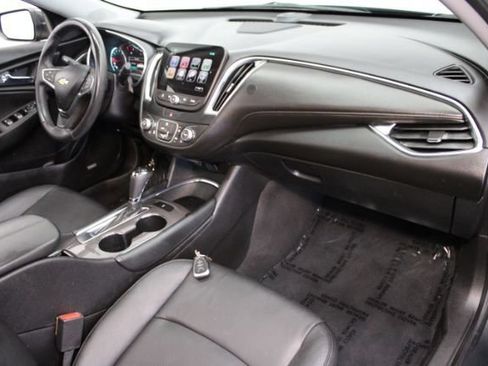 Used 2017 Chevrolet Malibu LT w/ Leather Package FWD image 27