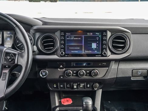 Certified 2022 Toyota Tacoma TRD Off-Road w/ Technology Package image 15