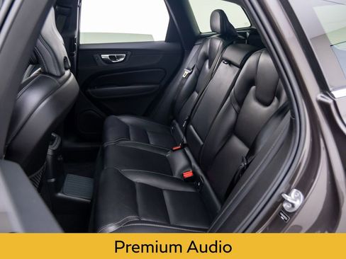 Used 2023 Volvo XC60 T8 Ultimate image 17