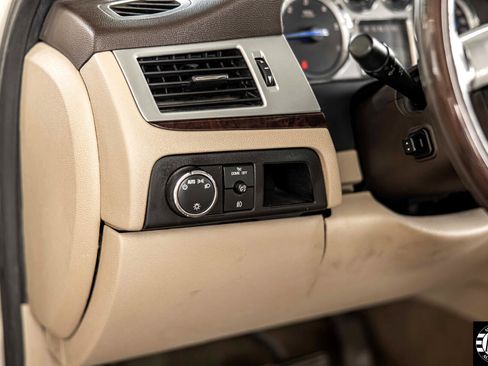 Used 2010 Cadillac Escalade EXT Luxury image 19