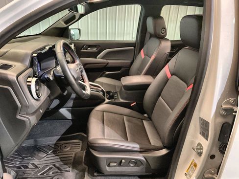 Used 2025 Chevrolet Colorado Z71 w/ Technology Package image 18