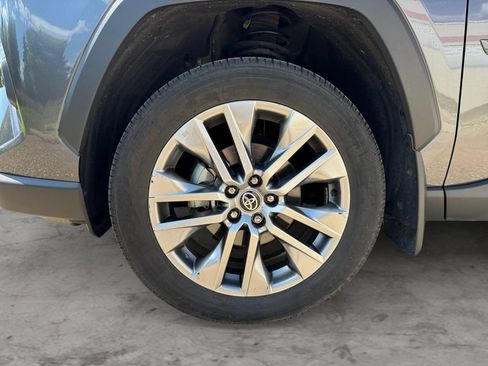 Certified 2022 Toyota RAV4 XLE Premium AWD/4WD image 9