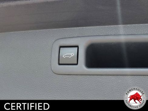 Used 2022 Toyota Highlander XLE FWD image 15