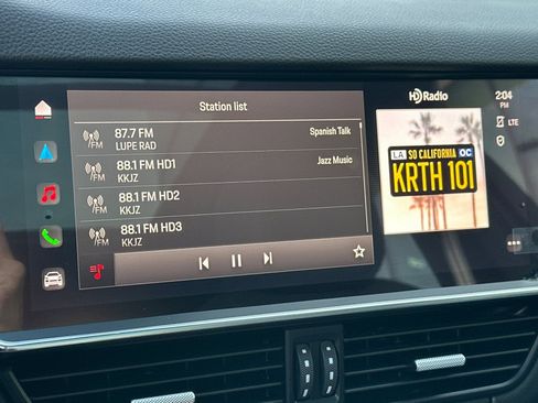 Used 2023 Porsche Cayenne Platinum Edition image 18