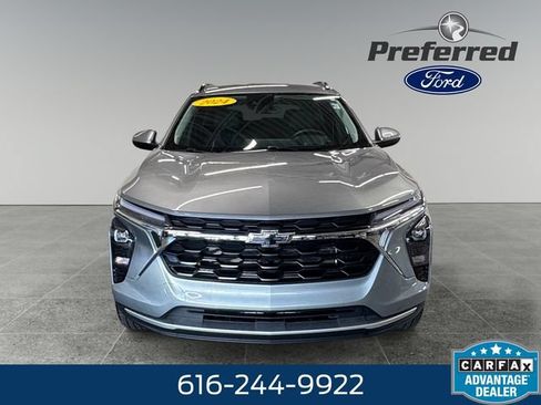 Used 2024 Chevrolet Trax LT w/ Driver Confidence Package FWD image 10