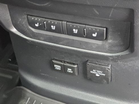 Used 2022 Toyota Tundra Platinum w/ Advanced Package image 33