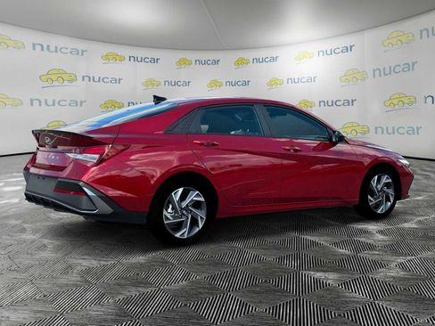 Certified 2025 Hyundai Elantra Sport image 9