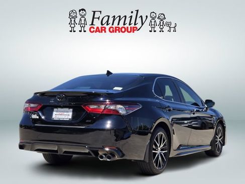 Used 2024 Toyota Camry SE FWD image 4