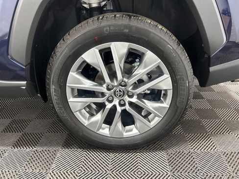 Used 2025 Toyota RAV4 XLE Premium image 30