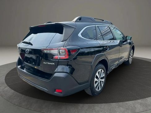Used 2023 Subaru Outback Premium AWD/4WD image 5