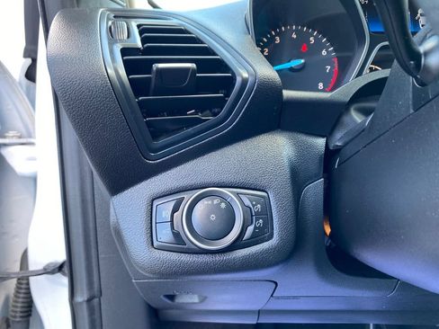 Used 2019 Ford Escape SE FWD image 30
