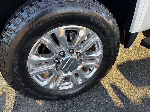 Used 2022 GMC Sierra 2500 Denali w/ Denali Ultimate Package image 11