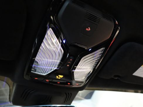 Used 2022 BMW X7 xDrive40i w/ M Sport Package image 34