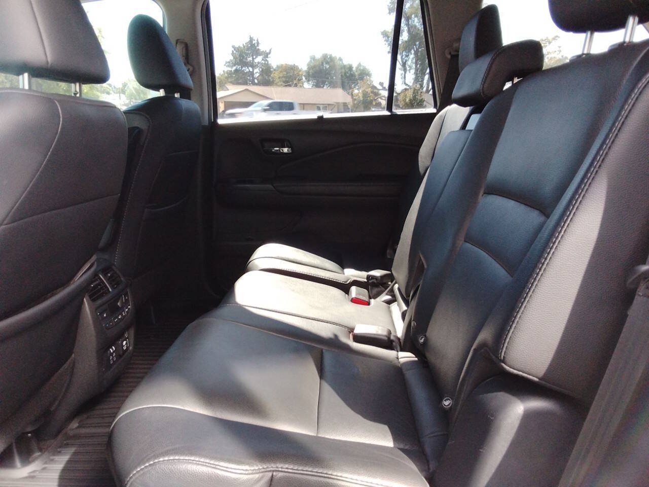 Used 2022 Honda Pilot Touring image 10