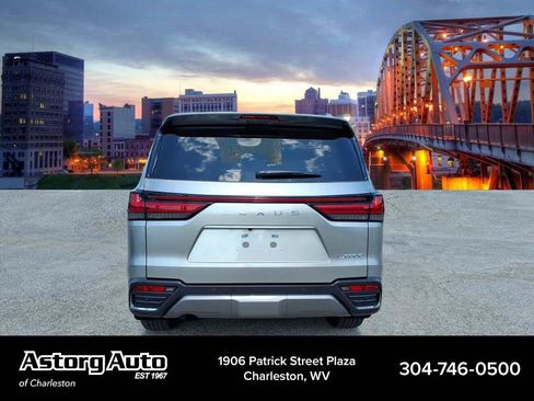 Used 2024 Lexus LX 600 4WD w/ Luxury Package image 4