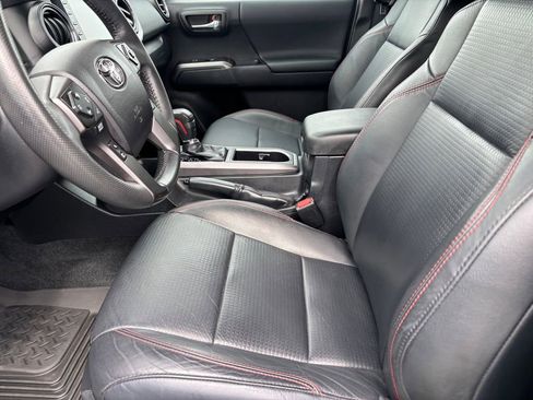 Used 2022 Toyota Tacoma TRD Pro AWD/4WD image 11