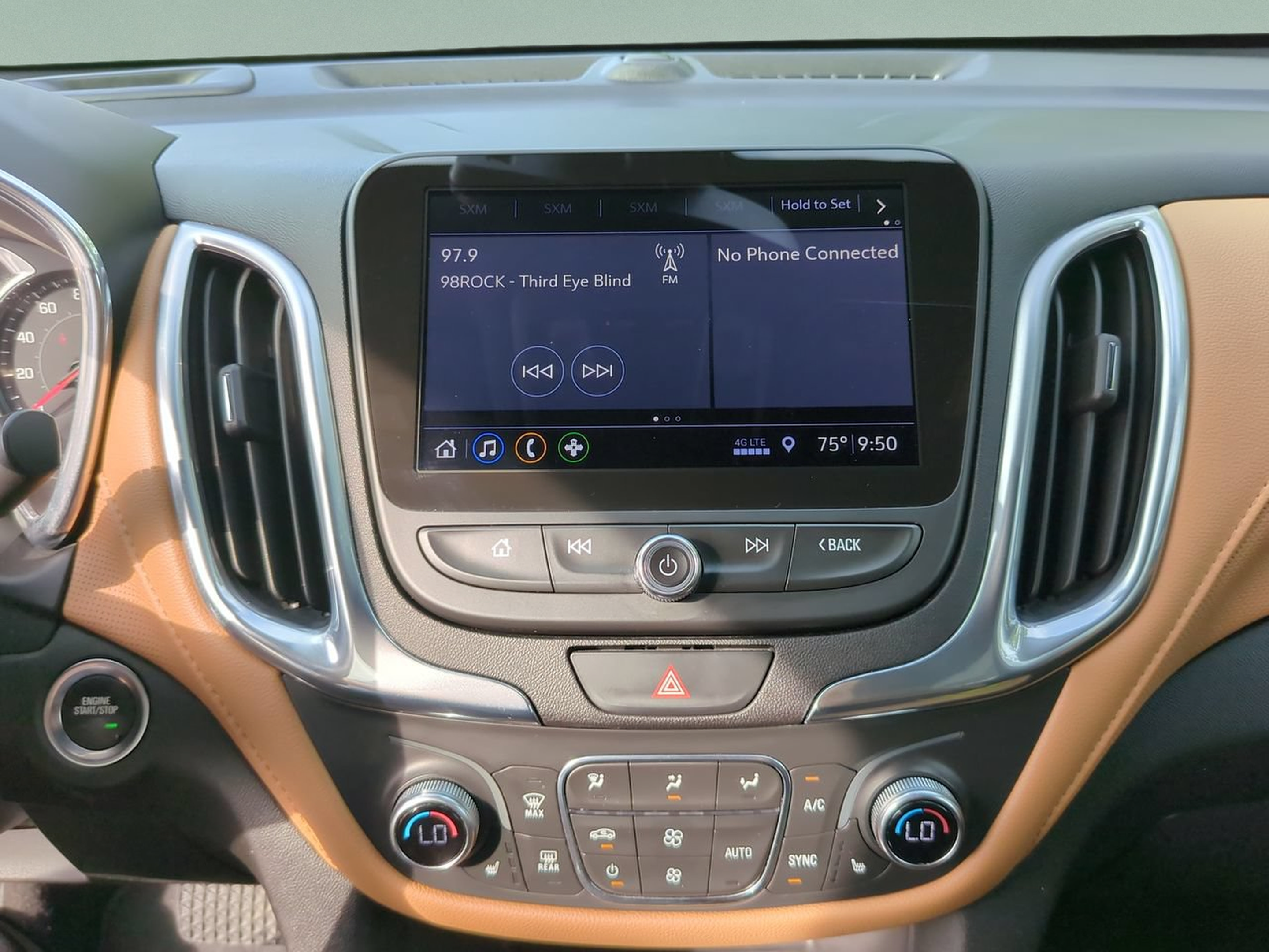 Used 2020 Chevrolet Equinox Premier FWD image 24