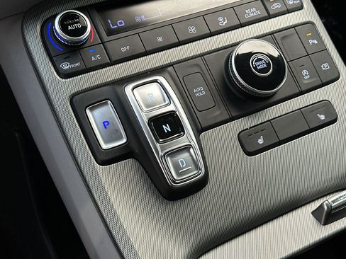 Used 2024 Hyundai Palisade SEL FWD image 19