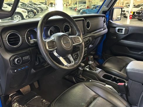 Used 2022 Jeep Wrangler Unlimited Sahara w/ Cold Weather Group AWD/4WD image 12