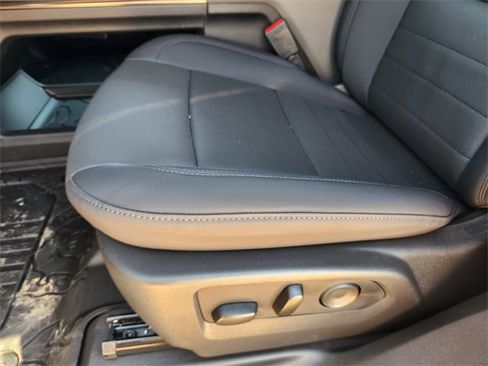 New 2025 GMC Hummer EV 2X image 17