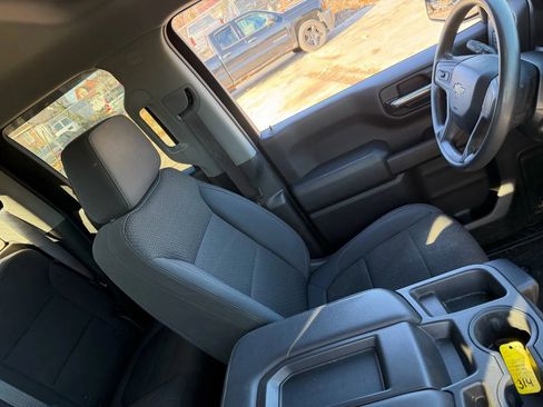 Used 2019 Chevrolet Silverado 1500 Custom w/ Custom Convenience Package image 26