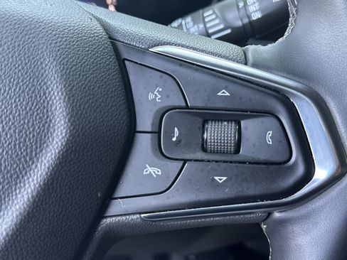 Used 2025 Chevrolet Trax ACTIV w/ Sunroof Package FWD image 23