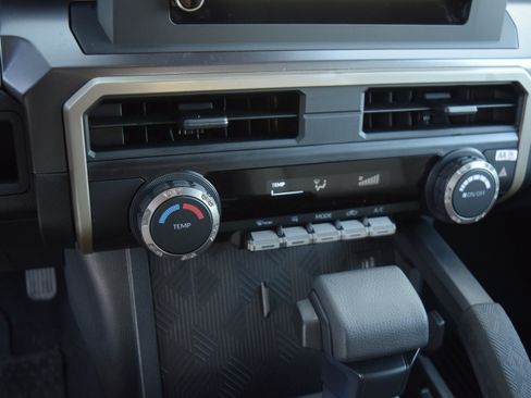 Used 2026 Toyota Tacoma SR5 AWD/4WD image 15