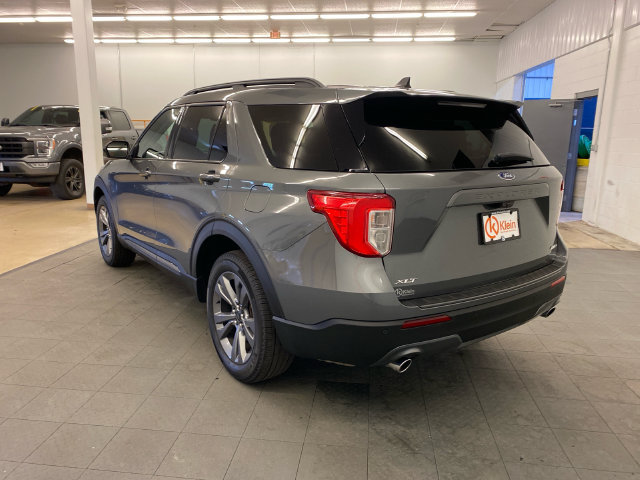 Used 2023 Ford Explorer XLT w/ Equipment Group 202A AWD/4WD image 6