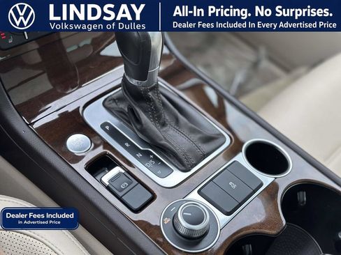 Used 2016 Volkswagen Touareg Sport AWD/4WD image 19