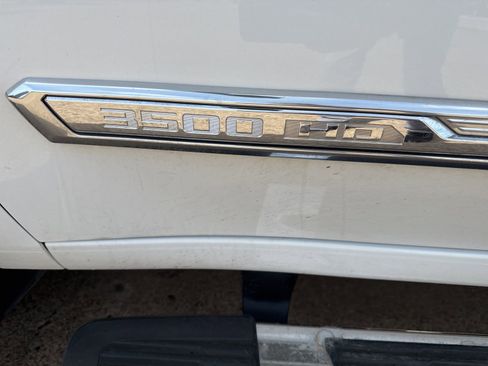 Used 2024 Chevrolet Silverado 3500 High Country w/ Technology Package image 14