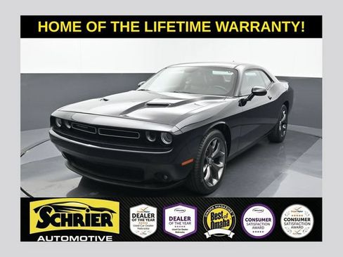 Used 2018 Dodge Challenger SXT Plus RWD image 1