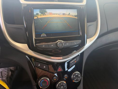 Used 2018 Chevrolet Sonic LT FWD image 13