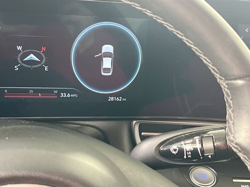 Used 2023 Hyundai Elantra SEL w/ Convenience Package image 12