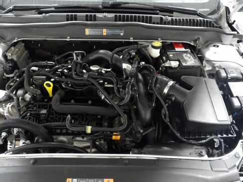Used 2019 Ford Fusion SE FWD image 18