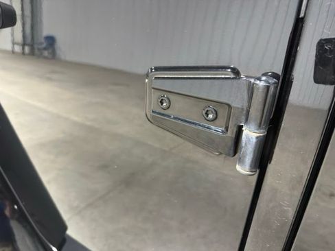 Used 2017 Jeep Wrangler Unlimited Sahara AWD/4WD image 30