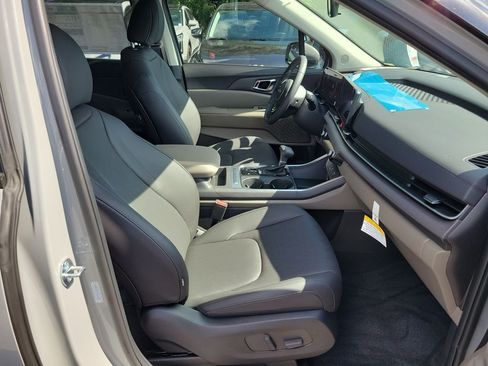 New 2026 Kia Carnival EX FWD image 7