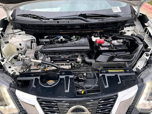 Certified 2017 Nissan Rogue SV w/ SV Premium Package FWD image 31