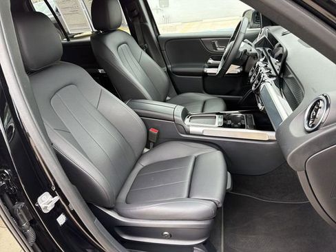 Used 2025 Mercedes-Benz GLB 250 image 25