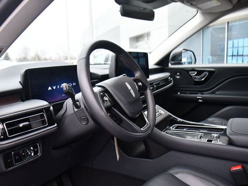 New 2026 Lincoln Aviator Reserve w/ Illumination Package AWD/4WD image 11