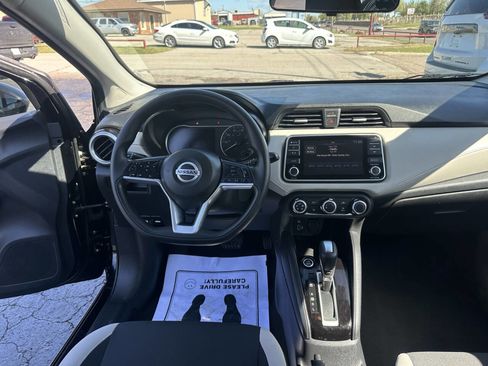 Used 2021 Nissan Versa SV image 17