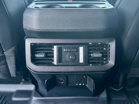 Used 2024 Ford F250 Platinum image 17