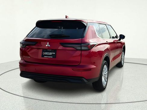 New 2026 Mitsubishi Outlander ES FWD image 6