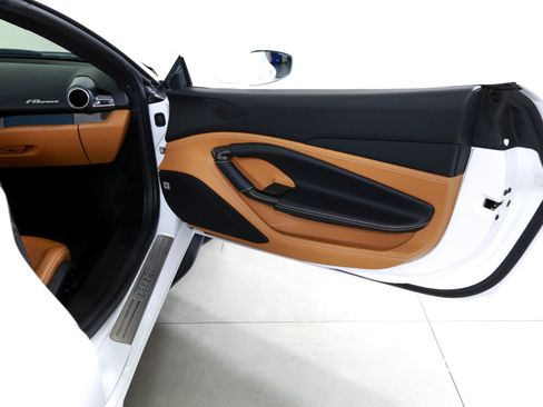 Used 2023 Ferrari F8 Tributo RWD image 19
