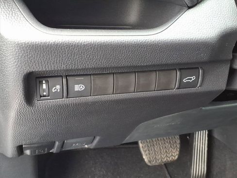 Used 2025 Toyota RAV4 XLE Premium image 6