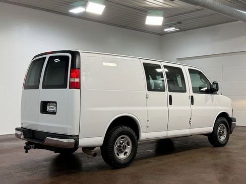 Used 2017 GMC Savana 2500 image 27