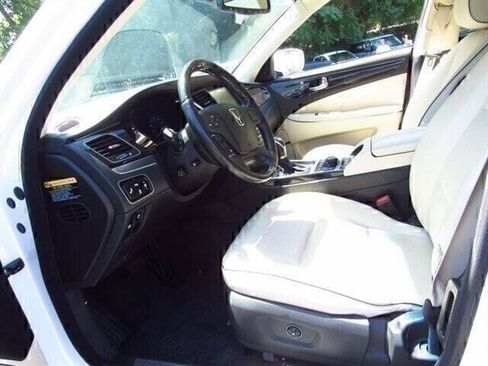 Used 2014 Hyundai Equus Signature RWD image 4