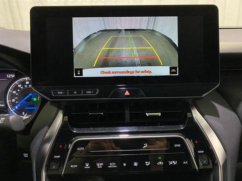 Certified 2024 Toyota Venza Nightshade image 20